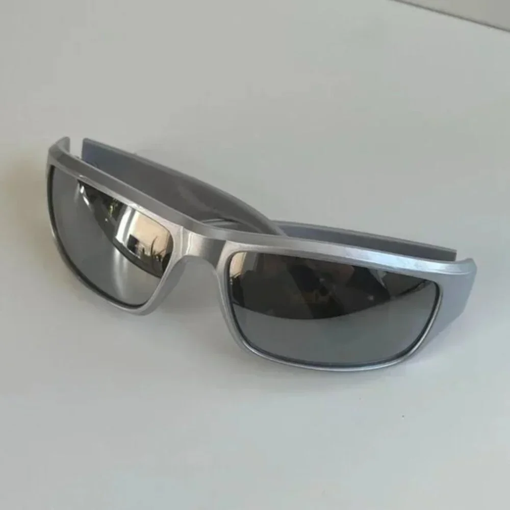 y2k 2000s vintage style chrome silver surfer sunglasses